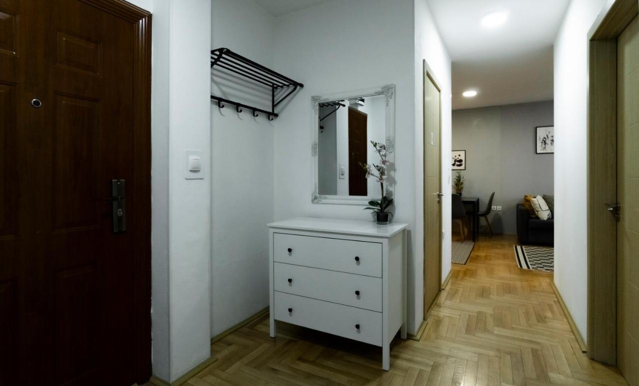 Central Fenix Apartment - Free Private Parking-Fast Wi-Fi Novi Sad Exterior photo
