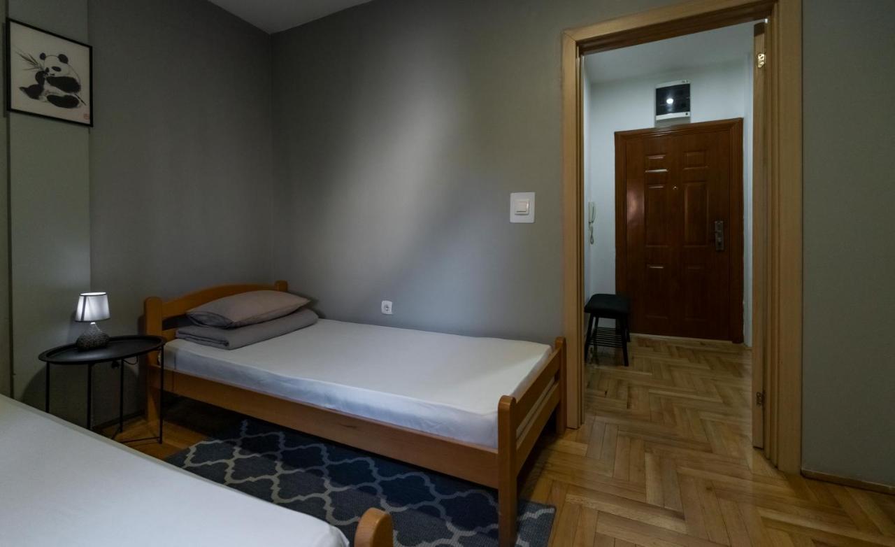 Central Fenix Apartment - Free Private Parking-Fast Wi-Fi Novi Sad Exterior photo